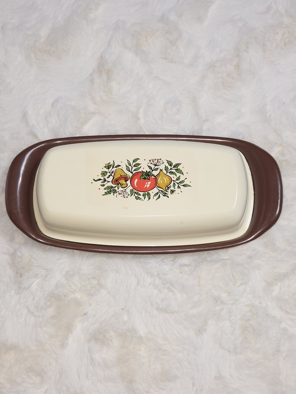 Sterilite - Vintage Garden Gourmet Mushroom Plastic Butter Keeper Dish
